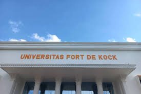 Universitas Fort De Kock Bukittingg